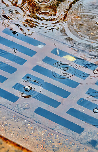 https://blockeddrainsmounthawthorn.com.au/uploads/2025/07/stormwater-drains-58152.jpg